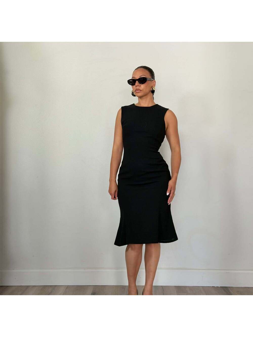 Escada - Picture 4 of 9